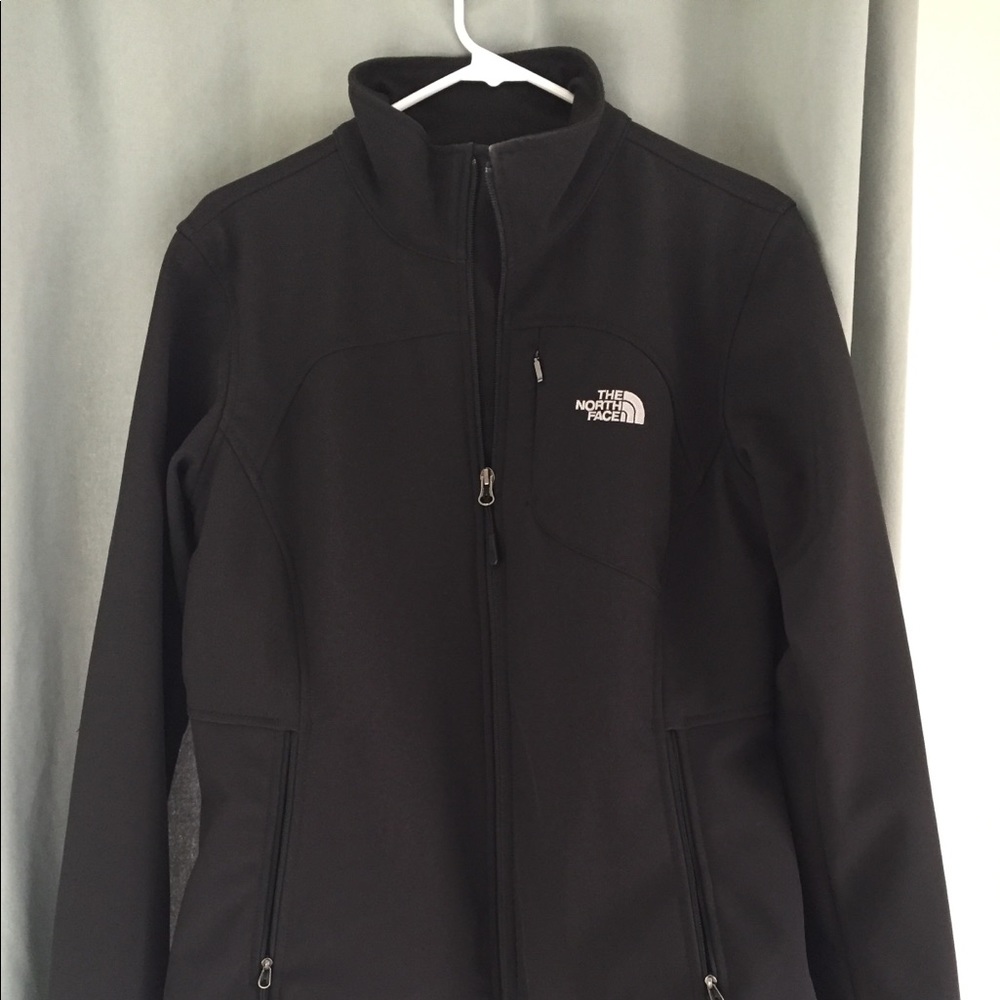 Black North face jacket